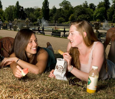 Kettle Chips girls